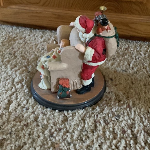 Norman Rockwell Christmas dream figurine - Picture 4 of 8